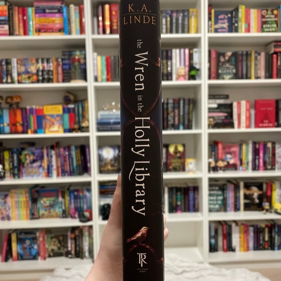 *BRAND NEW* Red Tower Deluxe Edition Romantasy Book: Wren and the Holly Library - Picture 2 of 7